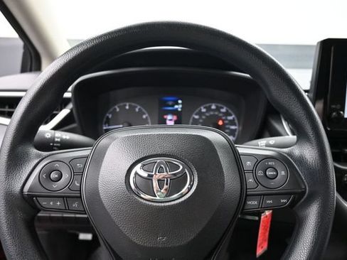 Used 2025 Toyota Corolla LE FWD image 20