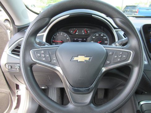 Used 2025 Chevrolet Malibu LT FWD image 22