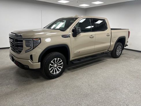 Used 2023 GMC Sierra 1500 AT4 w/ Technology Package image 6