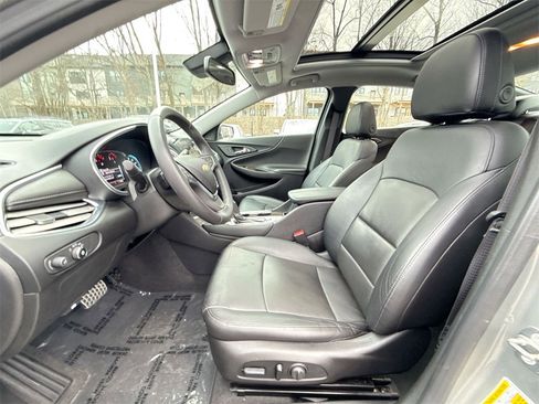 Used 2017 Chevrolet Malibu Premier w/ Premier Sun and Wheel Package image 13