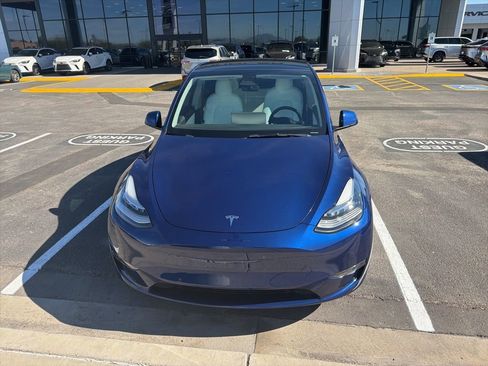 Used 2022 Tesla Model Y Long Range image 2