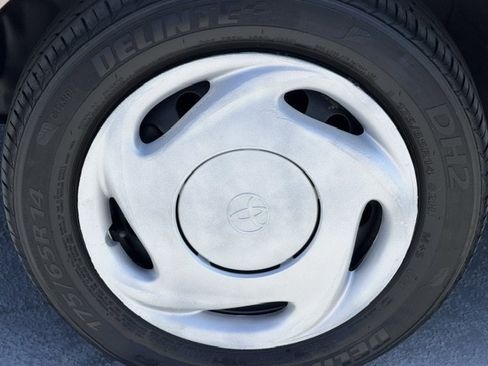 Used 1999 Toyota Corolla CE FWD image 9