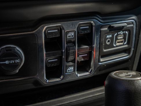 Used 2021 Jeep Wrangler Unlimited Sport S image 11