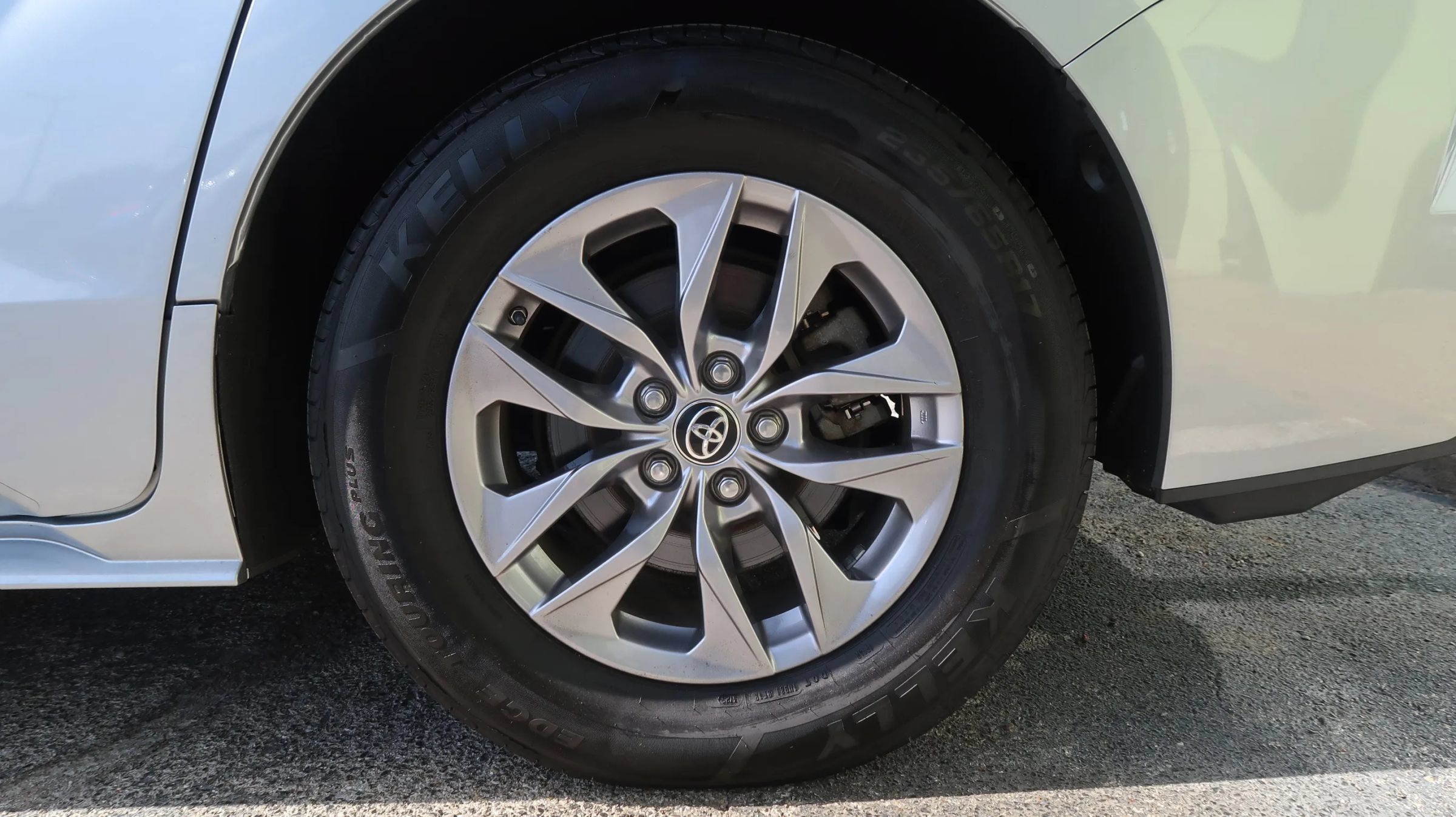 Used 2021 Toyota Sienna XLE FWD image 60