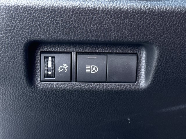 Certified 2025 Toyota RAV4 LE AWD/4WD image 25