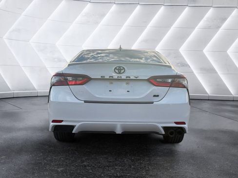 Used 2022 Toyota Camry SE FWD image 5