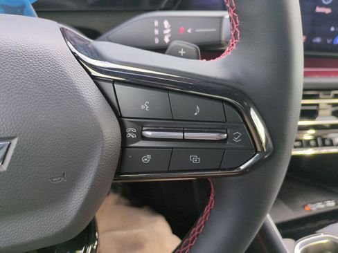 New 2026 Chevrolet Traverse RS w/ LPO, Floor Liner Package FWD image 22