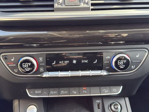 Used 2019 Audi Q5 Prestige w/ Prestige Package image 21