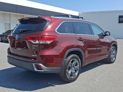 Used 2017 Toyota Highlander Limited Platinum AWD/4WD image 6