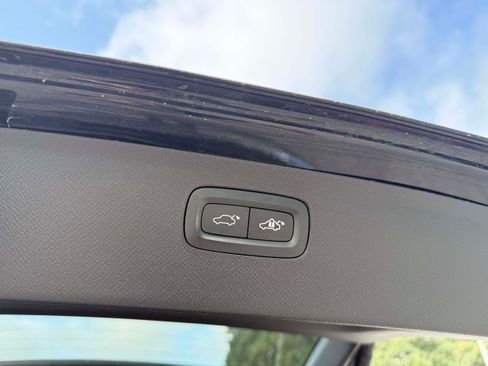 Certified 2024 Volvo XC90 T8 Ultimate w/ Lounge Package AWD/4WD image 30