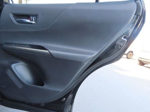 Used 2024 Toyota Venza XLE image 26