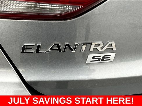 Used 2018 Hyundai Elantra SE FWD image 26