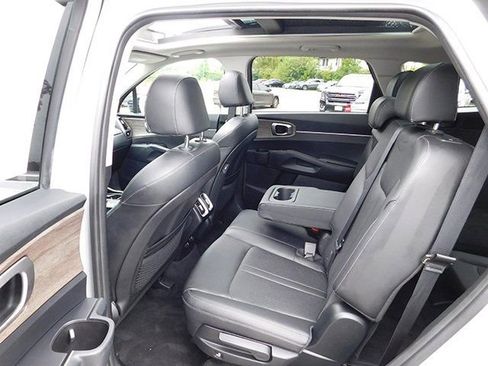 Used 2022 Kia Sorento S w/ Panoramic Sunroof Package image 12