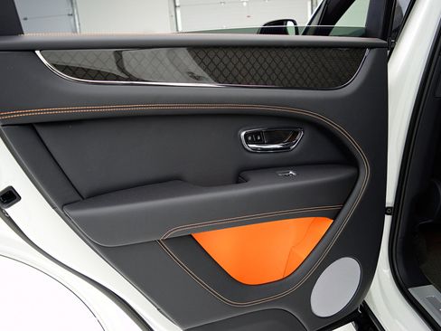 New 2025 Bentley Bentayga image 39