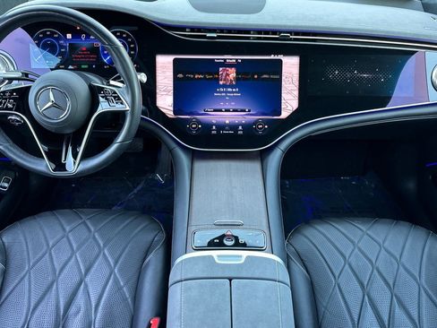 Certified 2022 Mercedes-Benz EQS 580 4MATIC Sedan image 4