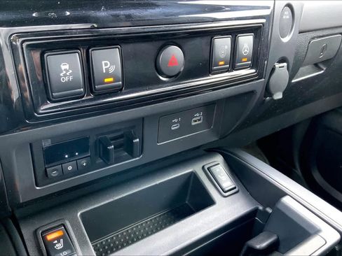 Used 2022 Nissan Titan PRO-4X w/ Pro-4x Convenience Package image 35