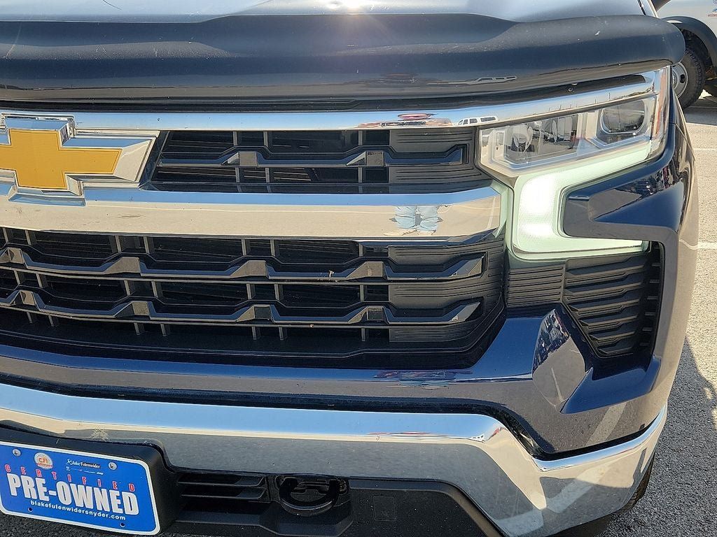 Used 2022 Chevrolet Silverado 1500 LT AWD/4WD image 8