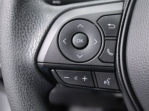 Used 2025 Toyota RAV4 XLE image 19