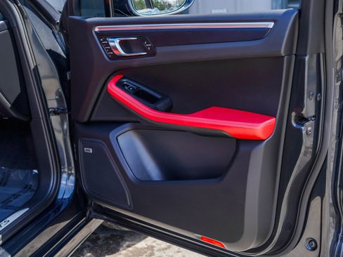 Used 2017 Porsche Macan GTS image 25