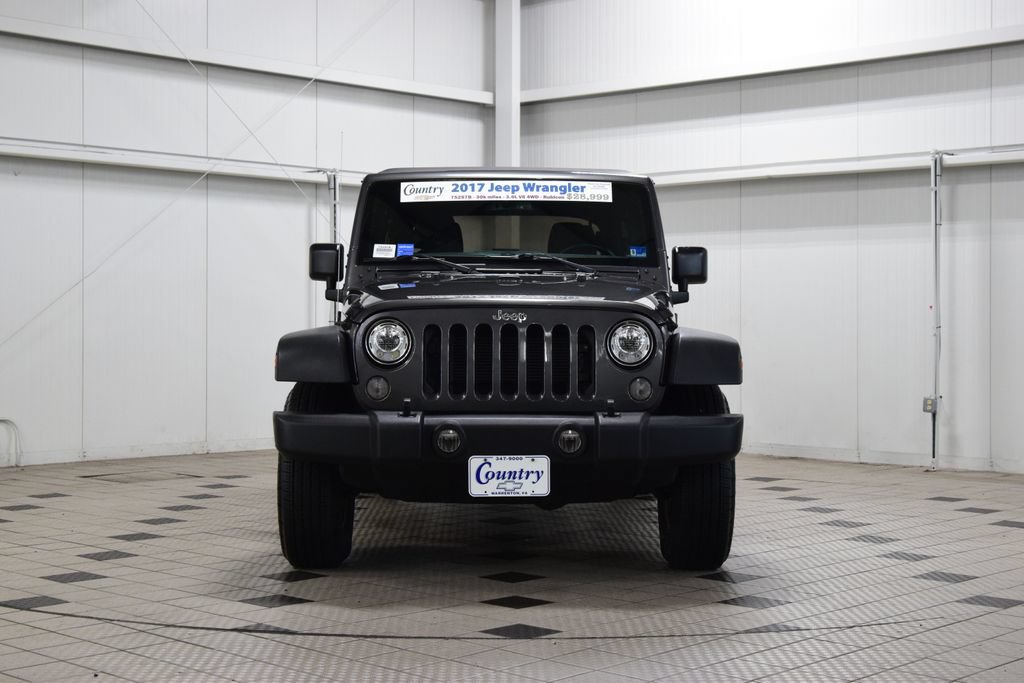 Used 2017 Jeep Wrangler Unlimited Rubicon w/ Connectivity Group AWD/4WD image 2