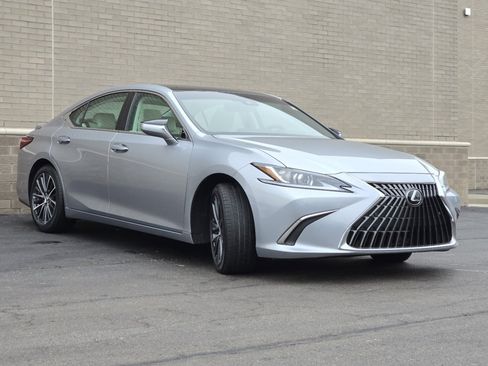 Used 2022 Lexus ES 350 w/ Premium Package image 8