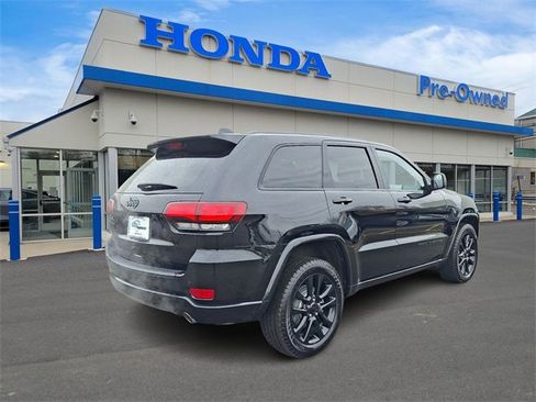 Used 2021 Jeep Grand Cherokee Laredo X image 4