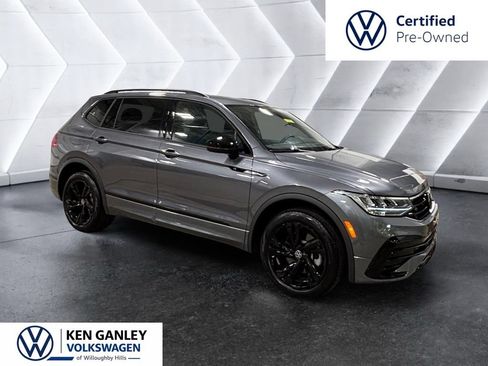 Used 2024 Volkswagen Tiguan SE R-Line AWD/4WD image 4
