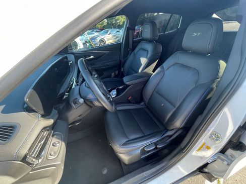 Used 2025 Buick Envista Sport Touring FWD image 35
