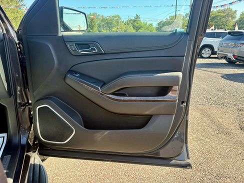 Used 2016 Chevrolet Suburban LT w/ Luxury Package AWD/4WD image 14
