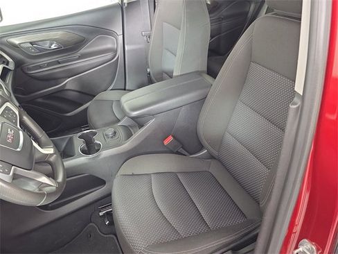 Used 2023 GMC Terrain SLE image 17