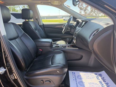 Used 2017 Nissan Pathfinder Platinum w/ Family Entertainment Package image 30