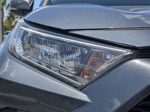 Used 2021 Toyota RAV4 XLE Premium FWD image 10