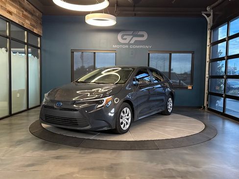 Used 2023 Toyota Corolla LE FWD image 7