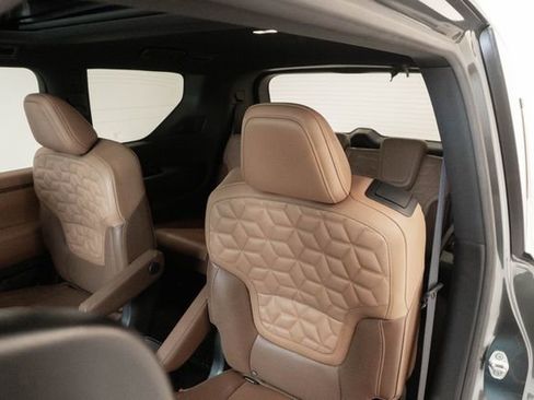 Used 2025 Nissan Armada Platinum Reserve AWD/4WD image 26
