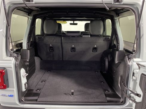 Used 2023 Jeep Wrangler Sahara image 35