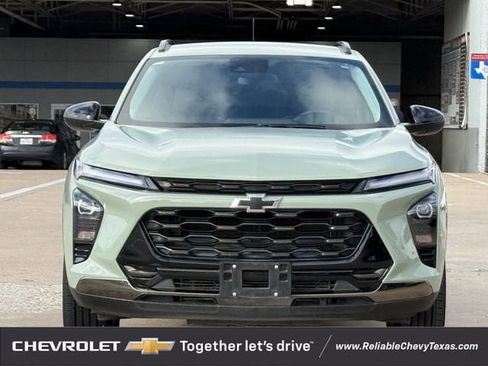 Used 2025 Chevrolet Trax ACTIV w/ Driver Confidence Package FWD image 3