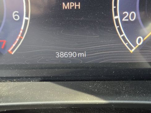 Used 2025 Jeep Grand Cherokee Altitude image 10