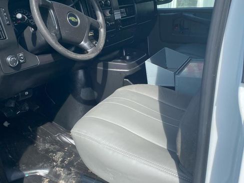 Used 2011 Chevrolet Express 1500 image 7