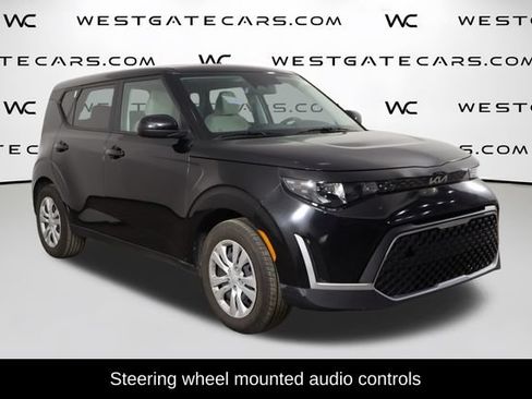 Used 2023 Kia Soul LX FWD image 4
