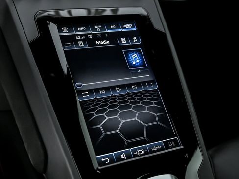 Used 2020 Lamborghini Huracan EVO image 33