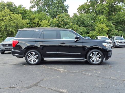 Used 2022 Ford Expedition XLT AWD/4WD image 22