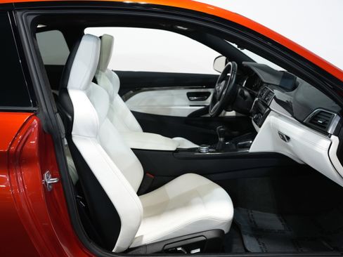 Used 2018 BMW M4 Coupe image 32