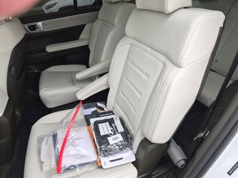 Certified 2025 Hyundai Santa Fe Calligraphy image 13