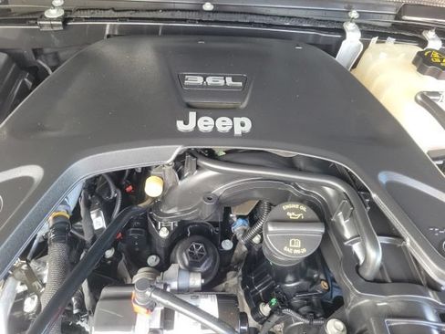 Used 2021 Jeep Wrangler Unlimited Sport w/ Sun And Sound Package AWD/4WD image 12