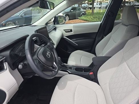 Used 2024 Toyota Corolla Cross LE AWD/4WD image 9