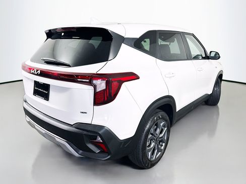 Certified 2025 Kia Seltos LX AWD/4WD image 7