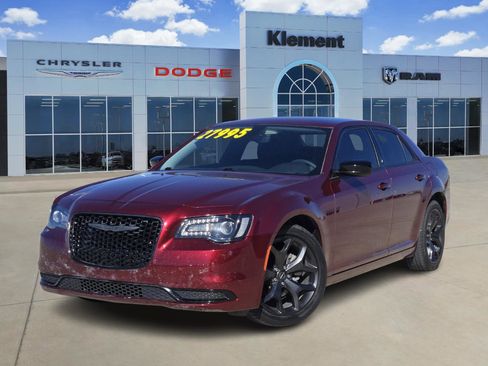 Used 2023 Chrysler 300 Touring w/ Sport Appearance Package image 1