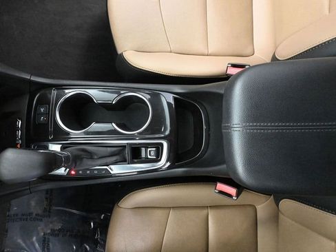 Used 2022 Chevrolet Equinox Premier image 36