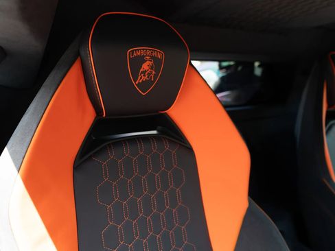 Used 2024 Lamborghini Revuelto AWD/4WD image 21