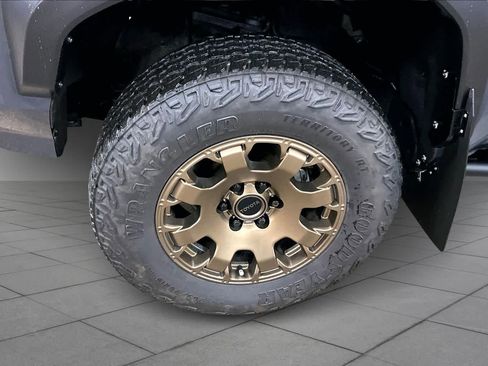 Used 2024 Toyota Tacoma Trailhunter Hybrid Double Cab image 10